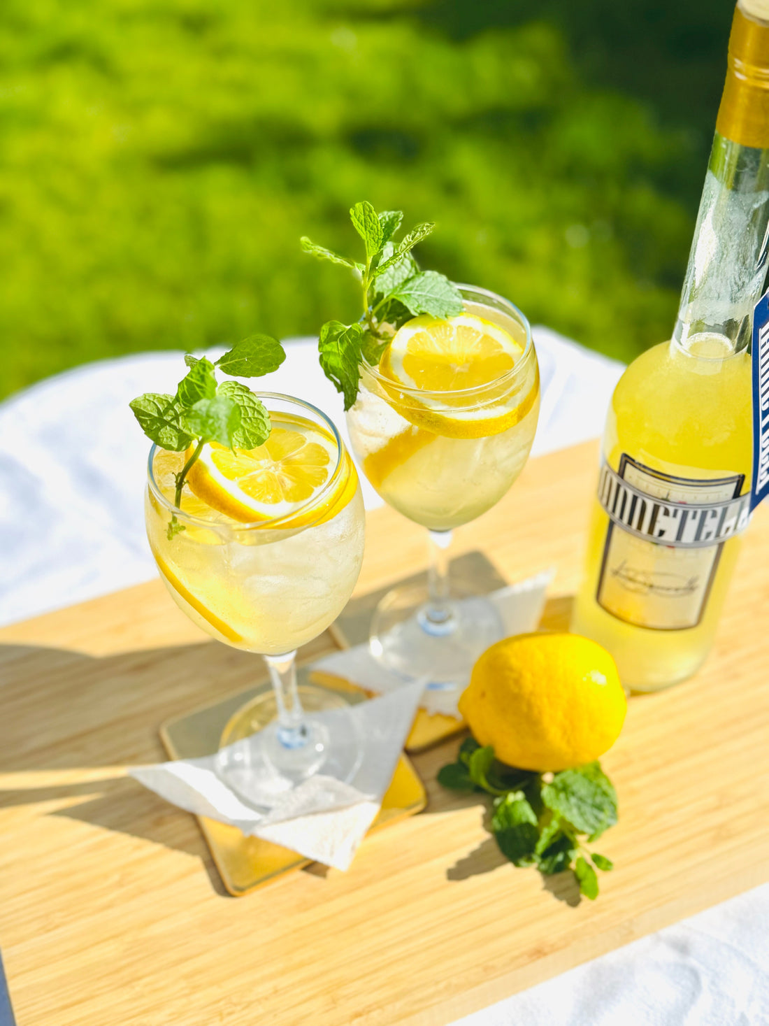Limoncello Spritz - A Simple, Refreshing Cocktail